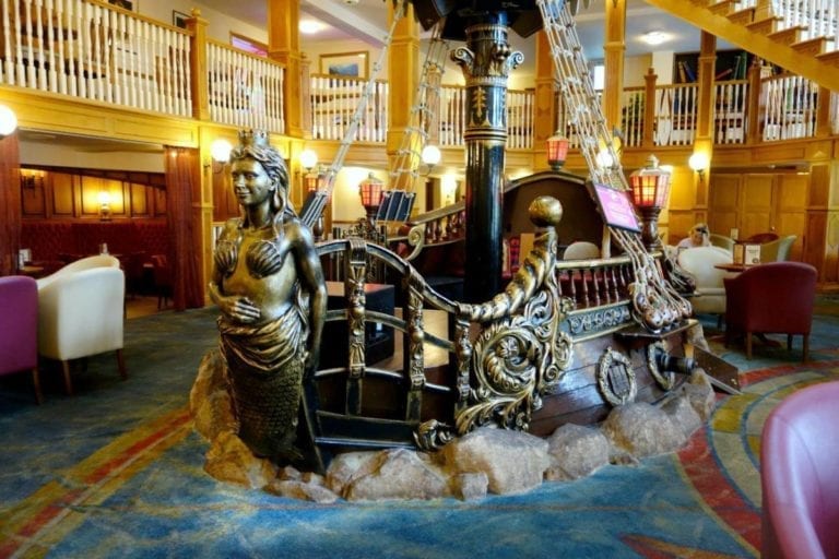 alton towers hotel