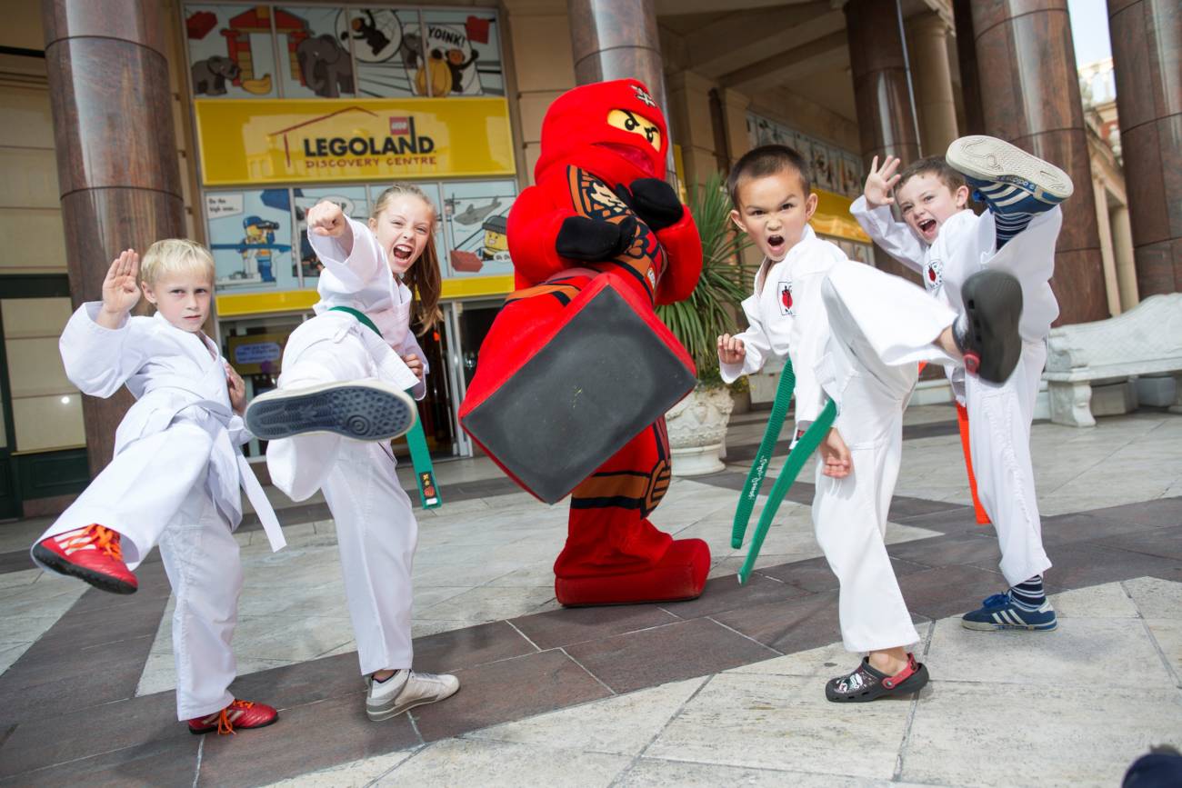 sale-dojo-and-kai-launching-the-ninjago-event-at-legoland-discovery-centre-manchester