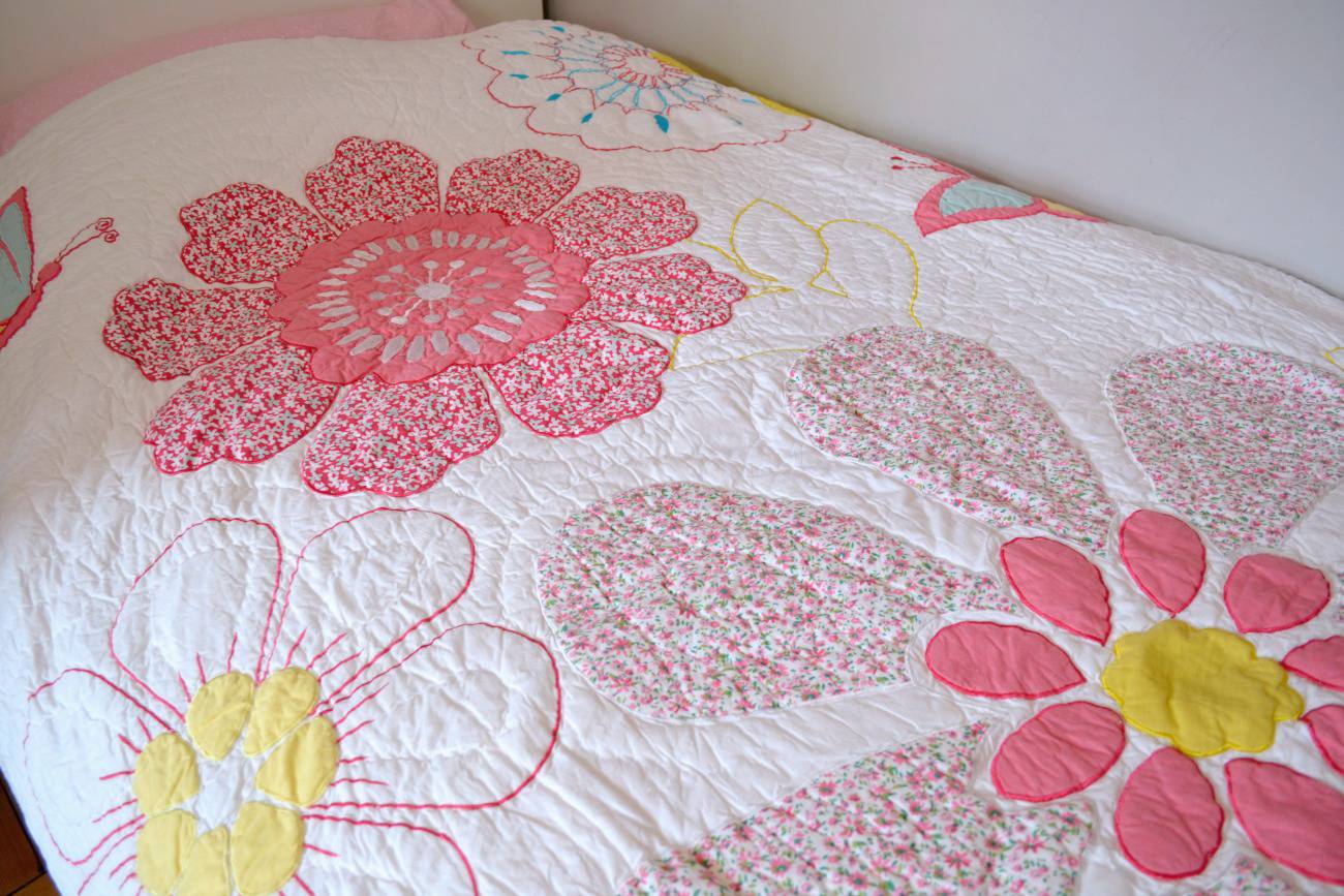 ollie and leila daisy applique floral quilt