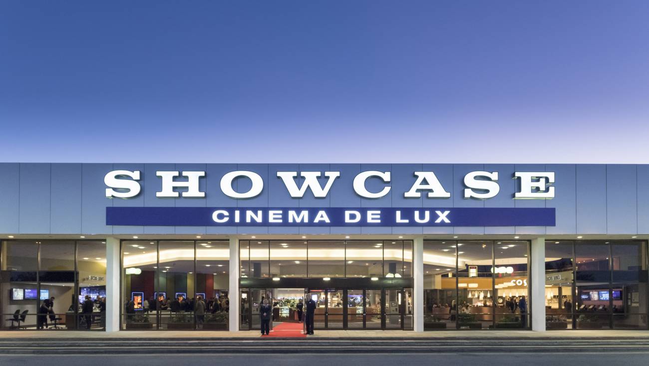 We went to see the film 'Lion' at the Showcase Nottingham Cinema de Lux - find out what we thought of the oversized reclining seats as well as the film!